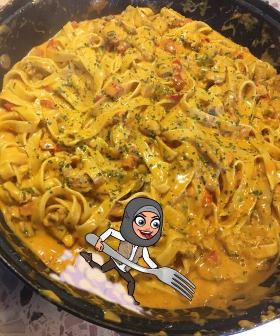 Tagliatelle pasta met kipfilet en champignons