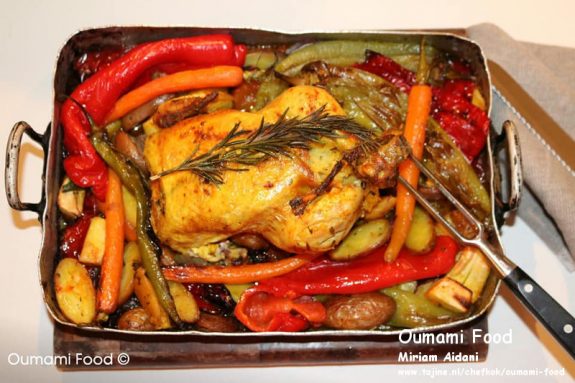 Een verrassende met rijst gevulde kip en groenten-ovenschotel